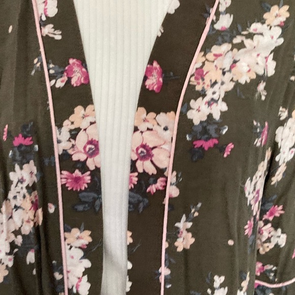 Spring/Summer cover-up - Picture 12 of 13